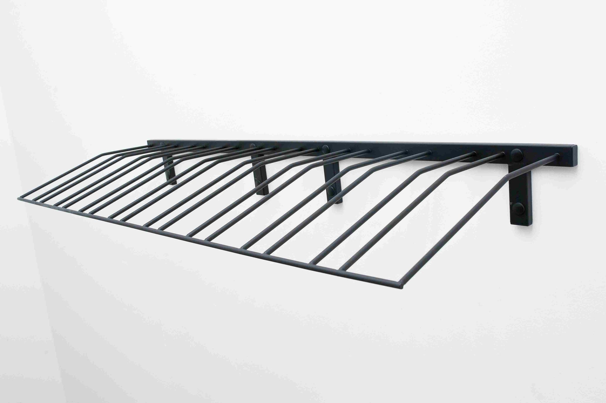 Empty row of horizontal presentation wine rack from VintageView