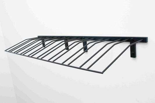 Empty row of horizontal presentation wine rack from VintageView
